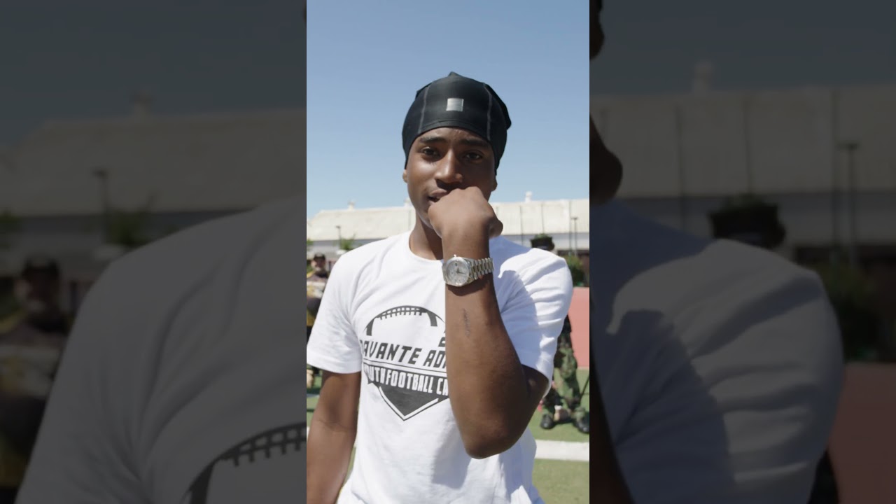 Davante Adams went 1-on-1 at his youth camp for his watch, shoes, hat AND chains! 👀 #shorts #rams