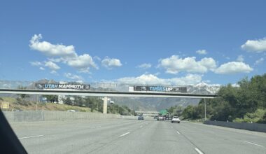 My buddy sent our group chat this a couple minutes ago on his way home on I-215