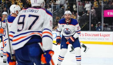 MCDAVID to DRAISAITL in OVERTIME gives Oilers GAME 2!! 🤝🚨✌️
