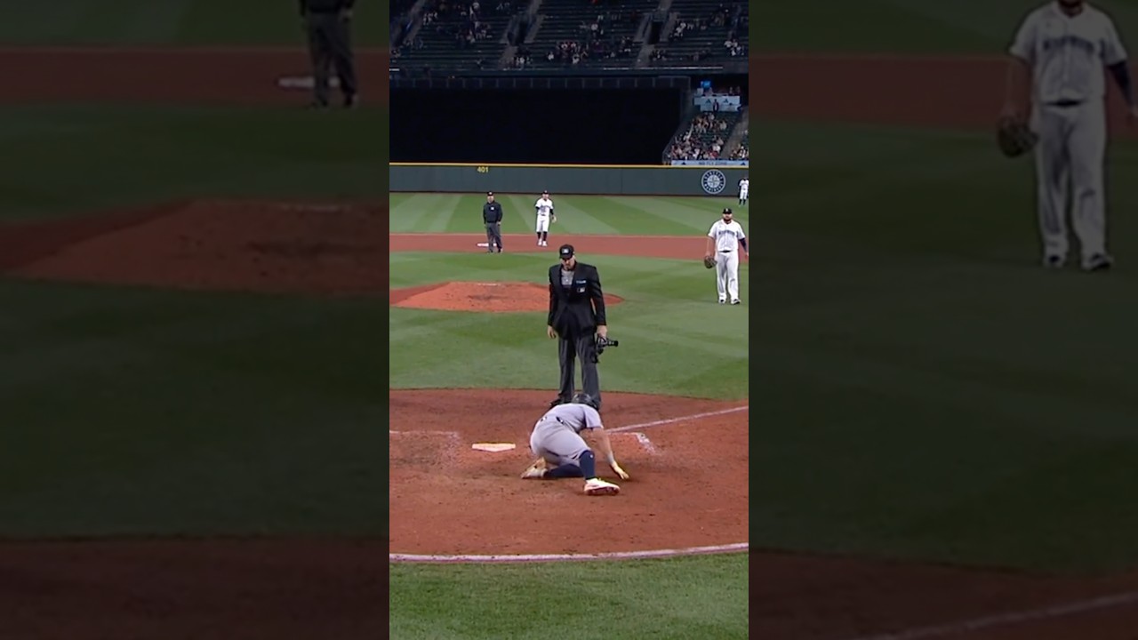 A GRUESOME leg injury for Oswaldo Cabrera 😬