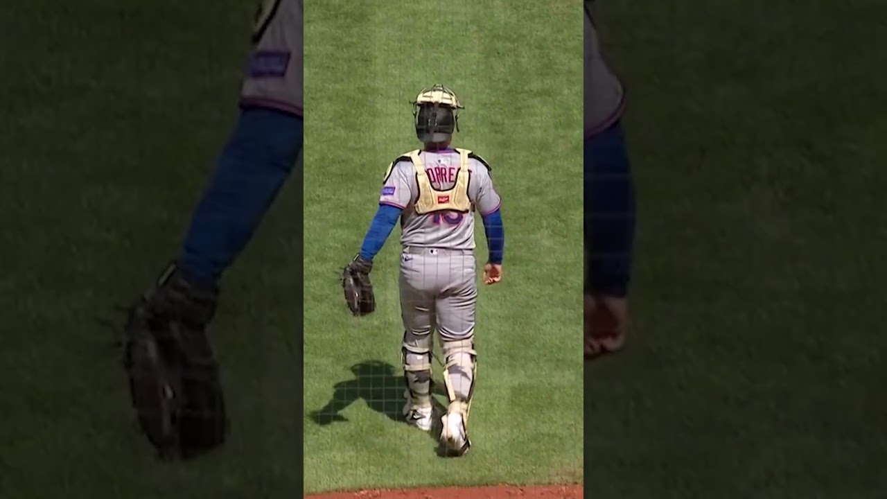 Pete Alonso gets 'em at the plate!