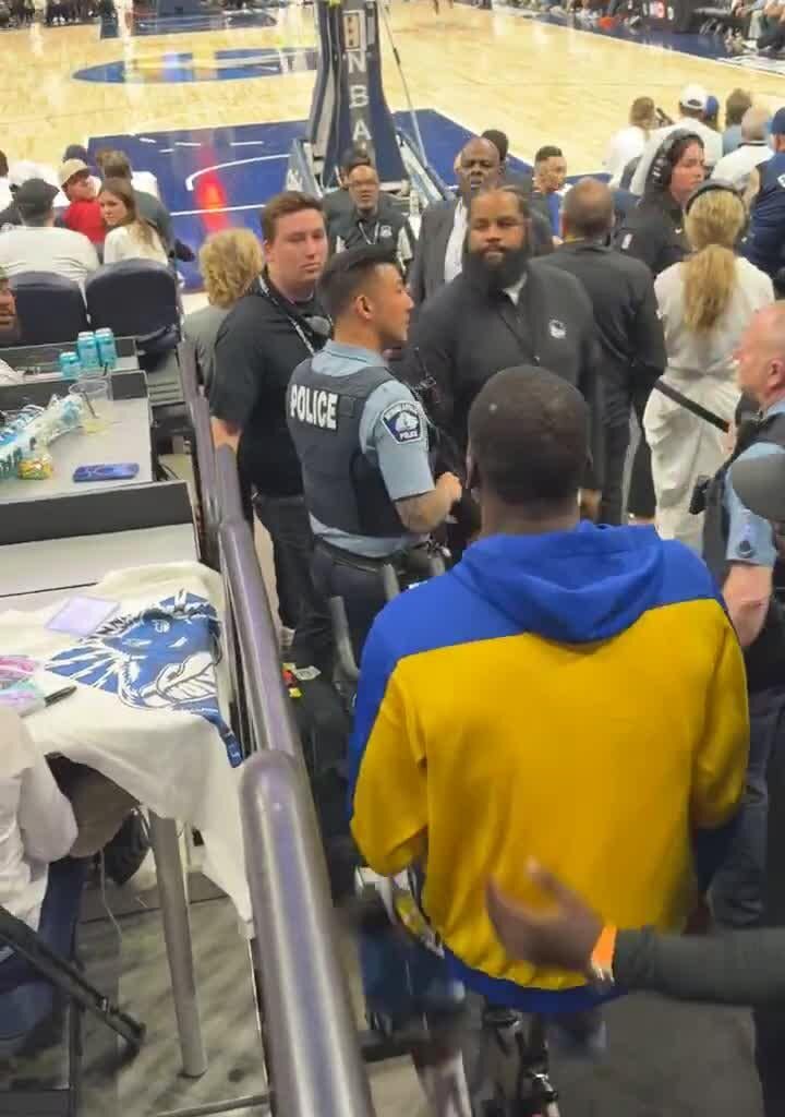 Interaction between Draymond and Wolves fan last night. Poster claimed the Wolves fan called Draymond a Monkey b****