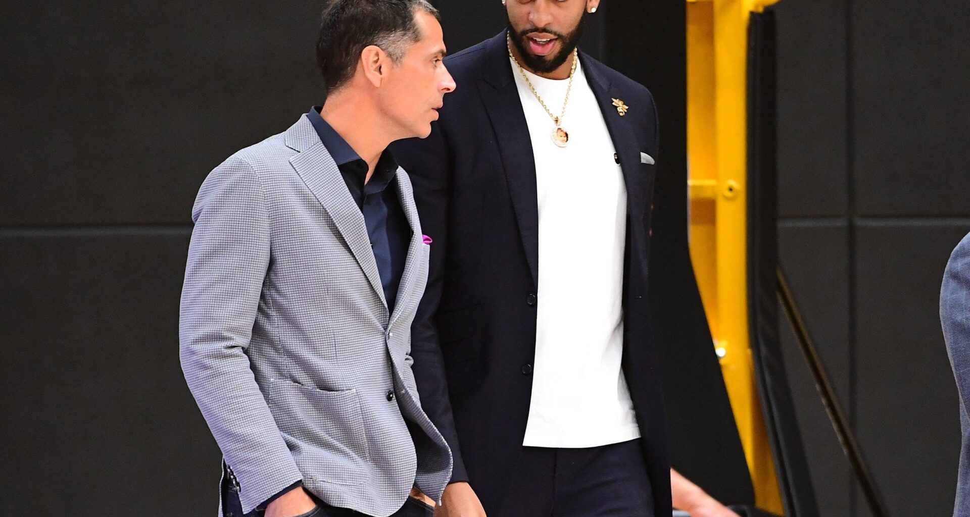 Full timeline of the Luka trade starting from the very beginning.