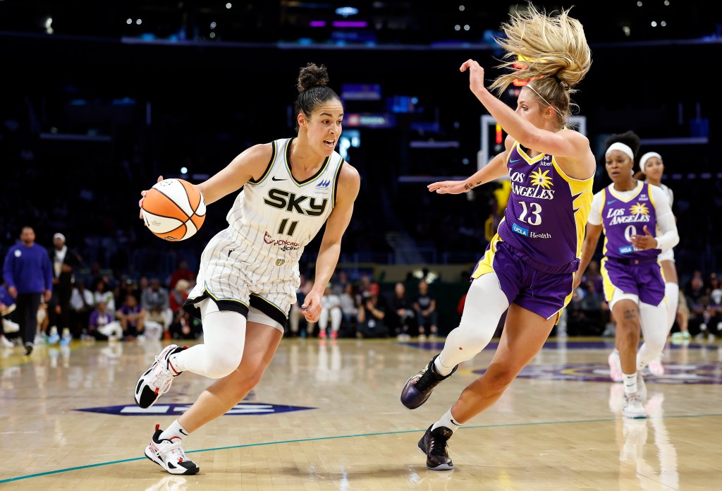 Chicago Sky remain winless with loss to Los Angeles Sparks