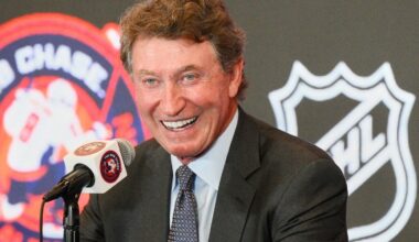 Wayne Gretzky visited Stars locker room after they advanced to West final rematch with Oilers