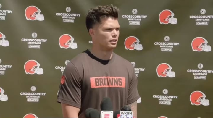 Cleveland browns media personnel mouthed: “I’m taller than him.” after Dillion Gabriel spoke to reporters