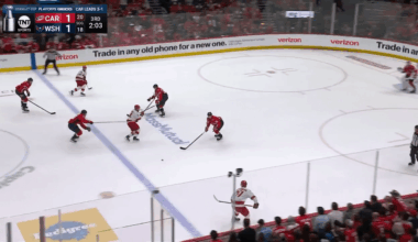 Andrei Svechnikov puts the Canes up 2-1 with 1:59 to go in the game