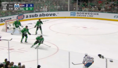 [DAL 0 EDM 3] Connor Brown tips one beneath Oettinger and puts the Oilers up by 3