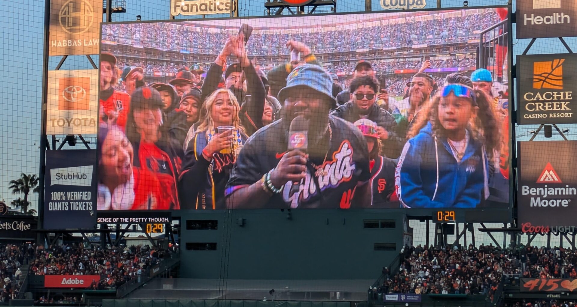 Mistah fab rocking the new giants jersey smfh