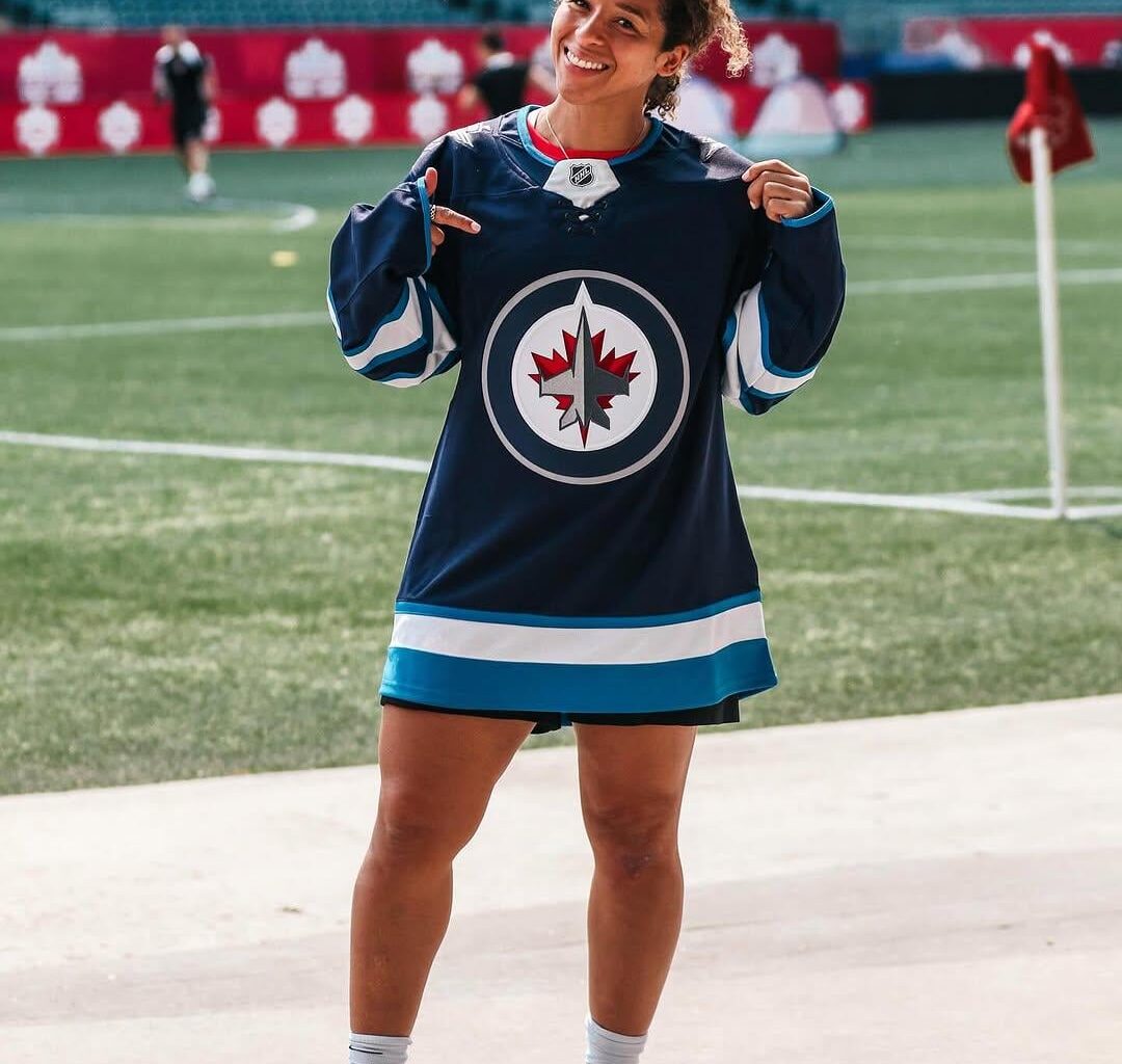 Canada WNT star Desiree Scott repping her hometown team!