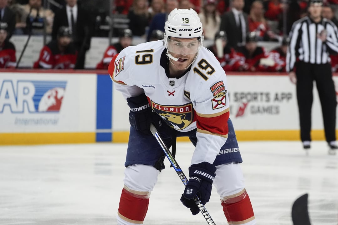 We need to have this discussion, is prime Matthew Tkachuk more punchable than prime Marchand?