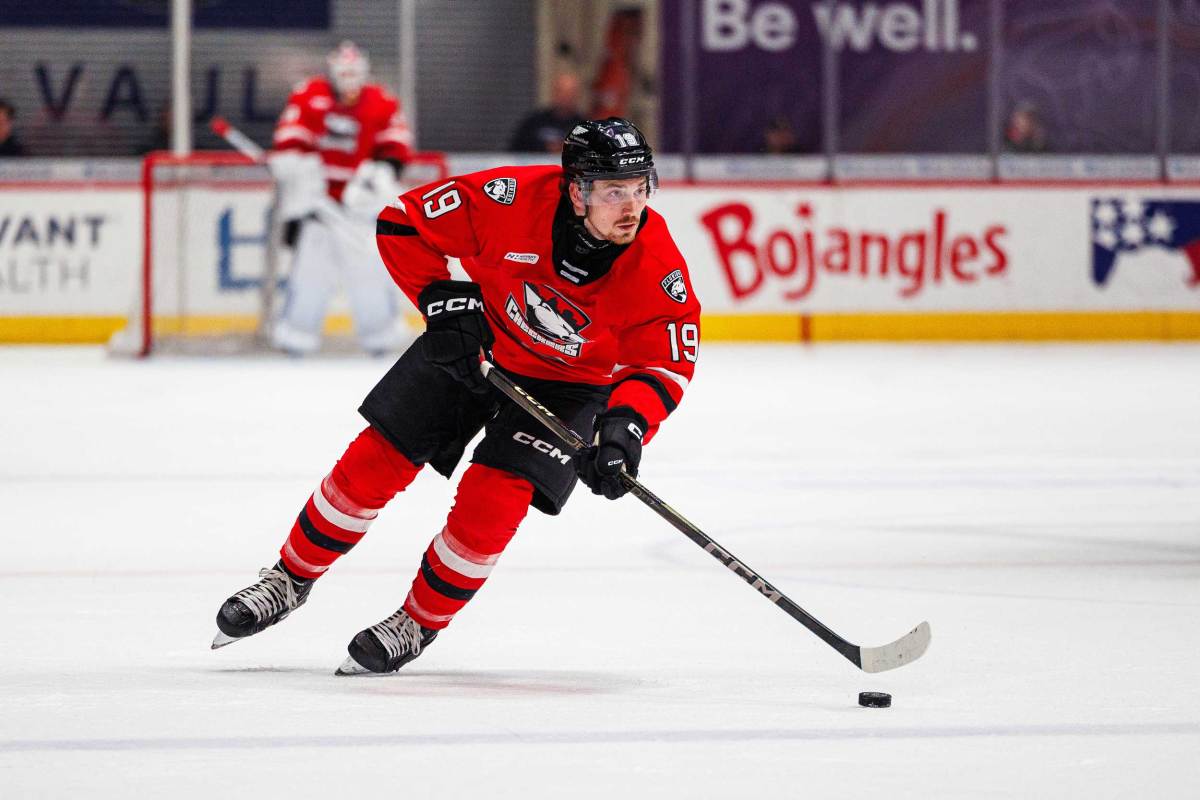 John Leonard’s shorthanded goal the difference in Charlotte Checkers’ 3-2 win over Hershey Bears in Game 1