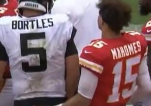What do you think Mahomes is saying to Bortles here?