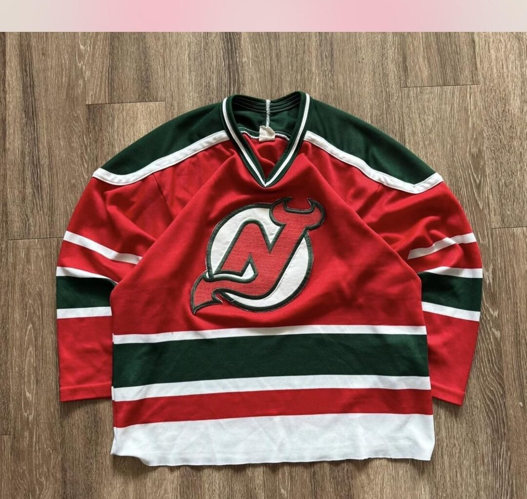 Is this a legit classic Devils Jersey? Before I possibly buy