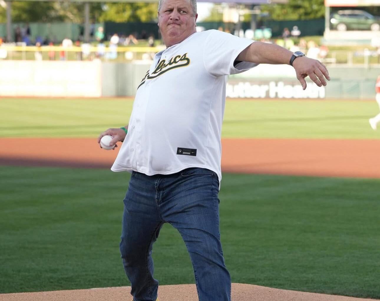 Fat Las Vegas man throws first pitch in Sacramento (new Sac A’s Ace)