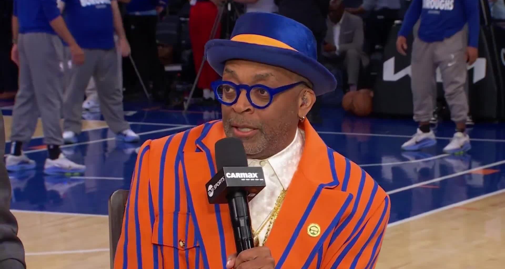 Spike: "I would give up an Academy Award. Oscar, for the Knicks to win a Championship." Chuck: "Well you're gonna keep 'em!"