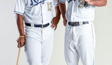 I’m not a Royals fan, so I wonder — do y’all miss these uniforms as much as I do?
