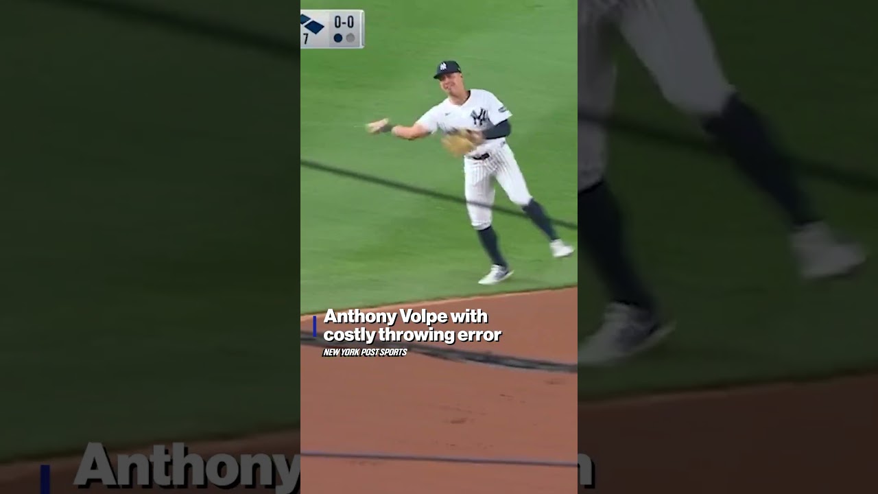 This error remind Yankees fans of another error? Looks awfully similar to a certain... 🫣 #shorts