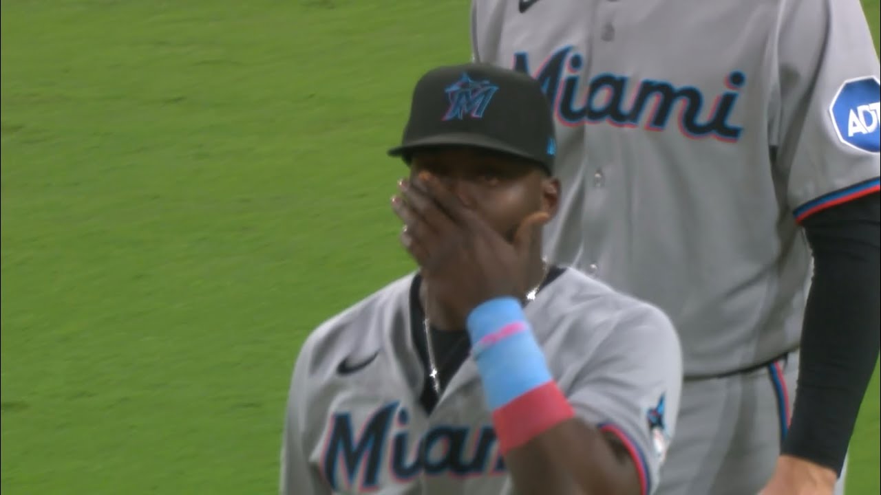 Marlins Player BREAKS Down On The Field And Leaves The Game Crying