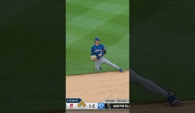 Forget feet. Bob’s got wings. #bobbywittjr #baseball #baseballhighlights #kansascityroyals