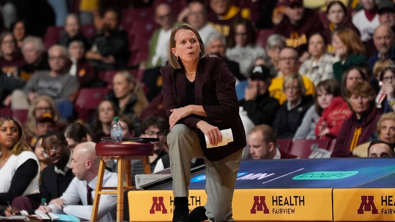Minnesota women's coach Dawn Plitzuweit gets 2-year contract extension with raise