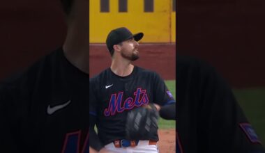 Tyrone Taylor makes a spectacular catch! 🤩