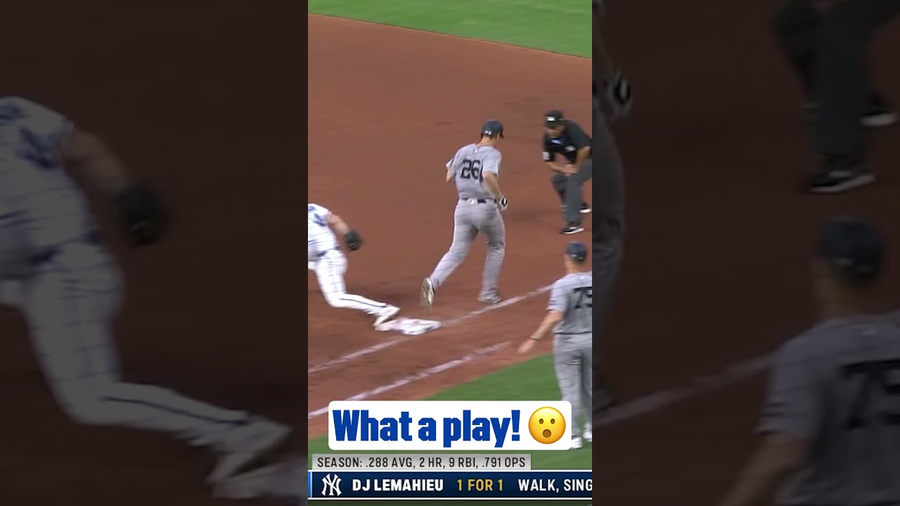 The Royals turn a nifty double play! 😱