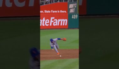 Francisco Lindor makes a jaw-dropping barehanded play on #FridayNightBaseball 😯