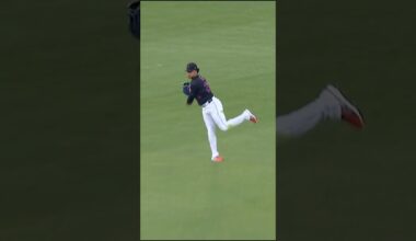 Juan Soto dives to make the catch! 👏