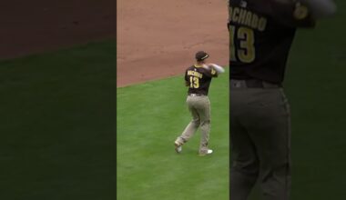 Manny Machado shows off his ELITE baseball IQ and gets Elly De La Cruz off the bases 😅
