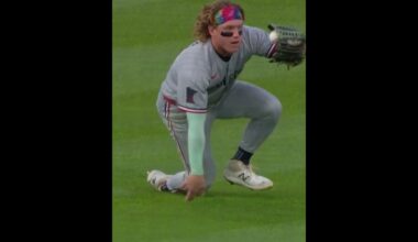 Harrison Bader hustles and makes a nice diving catch in shallow left field!