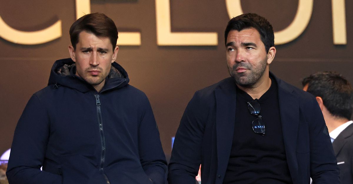 Barcelona rushing to offload eight players before the end of the month