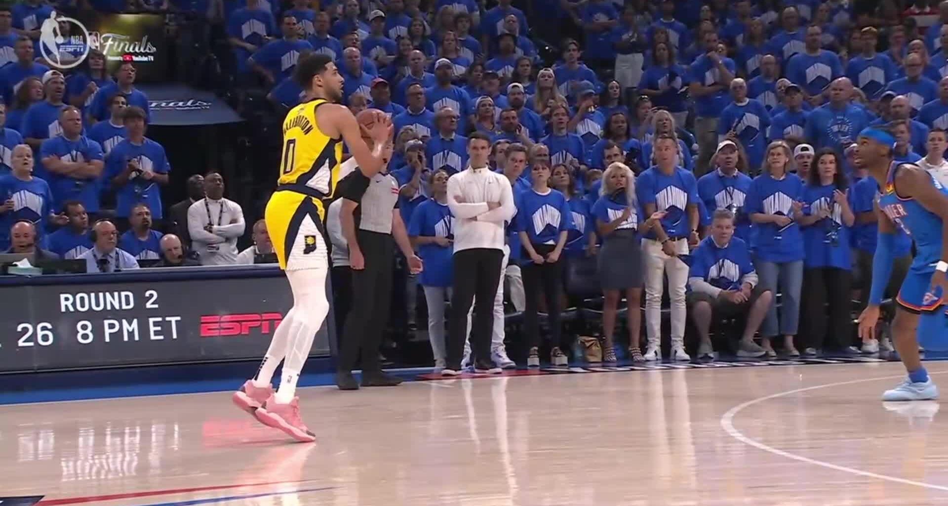 [Injury] Haliburton suffers painful non-contact leg injury