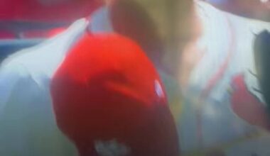 Cardinals commentator mispronounced "flag"