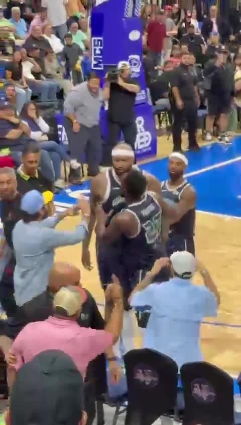 “Another angle... This is how it all began. GBO Airlines' Demarcus Cousins ​​provoked a fan by grabbing his lollipop, upset that he was being yelled at at the cowboy ranch.” - ElPodcastPPP via X