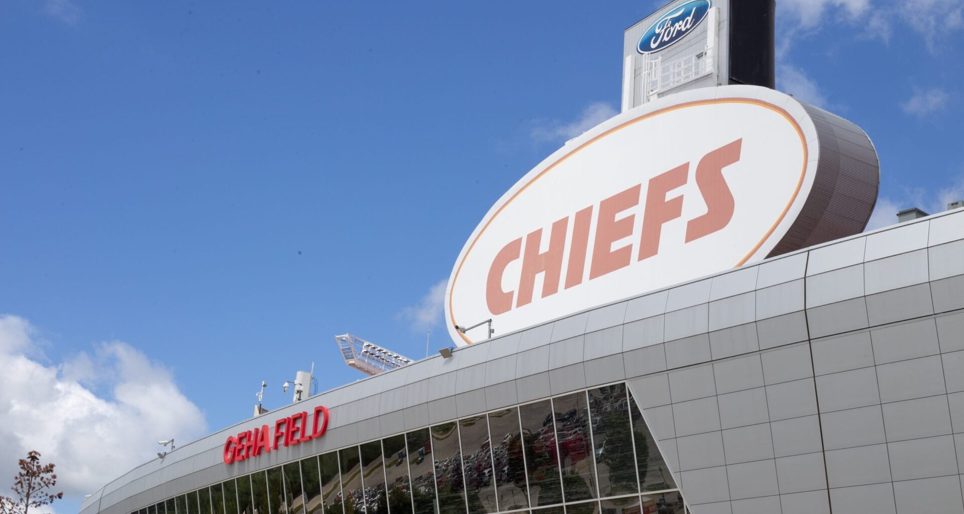 Experts warn Kansas STAR bonds can’t pay off new stadium plans ‘to cover one of the facilities, let alone two’