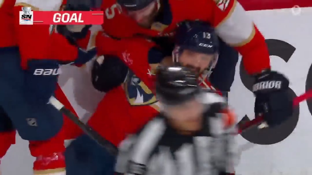 [EDM 0-(1) FLA] Reinhart steals the puck, gets around Ekholm, and scores while falling for a beauty