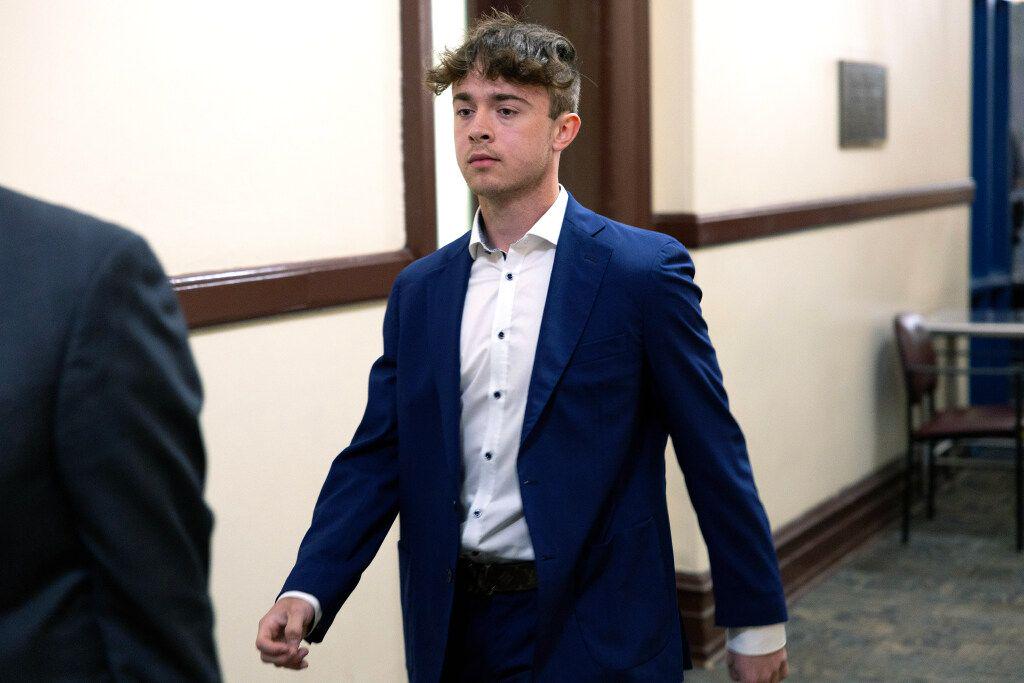 Impaired-driving charges against former Halifax Mooseheads star Dumais dismissed after officer fails to show up for trial