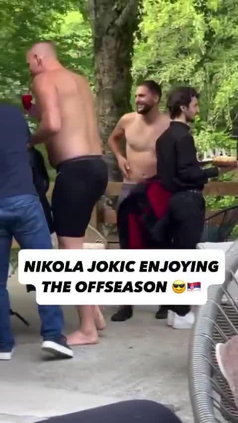 [Highlight] Nikola Jokic enjoying the offseason