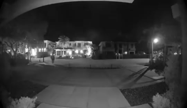 Barkov visits his neighbor at 5 AM to show off the cup