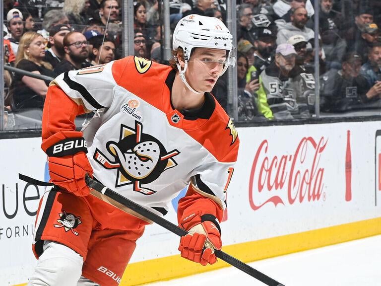 Report: Flyers acquiring Zegras from Ducks