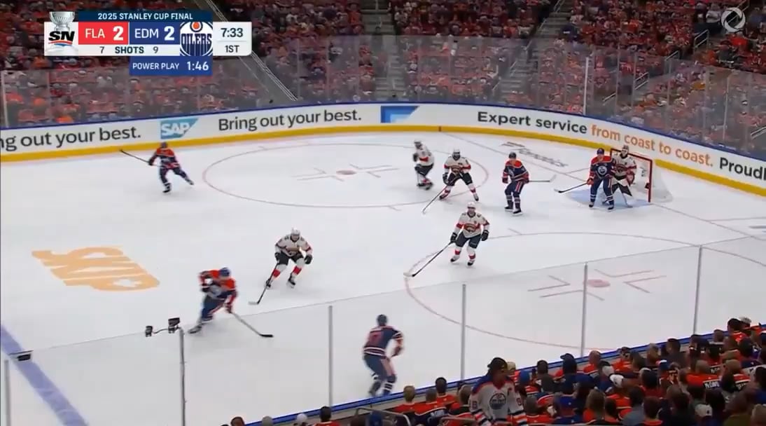 [FLA 2 EDM 3] McDavid with an absolute NASTY move to set up Leon Draisaitl to give Edmonton back the lead!