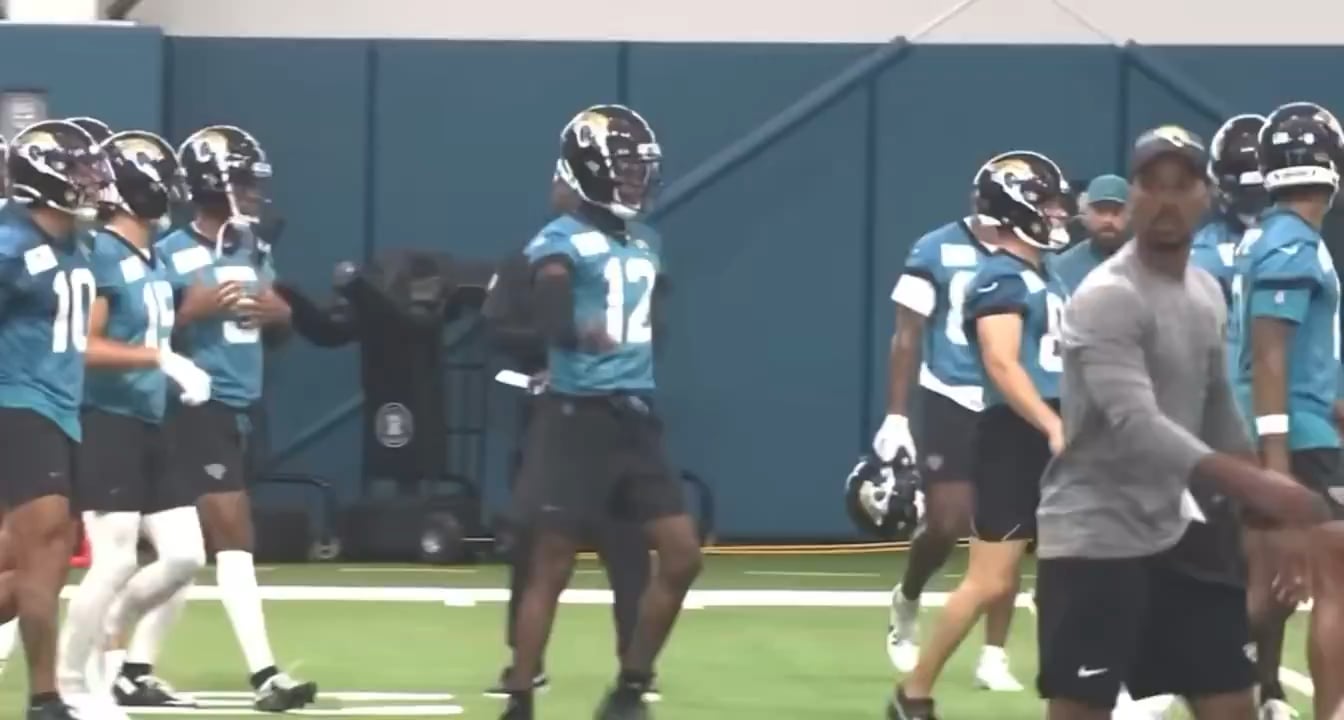 Travis Hunter’s teammate appears to tell him to stop dancing and focus, but Travis continues to dance