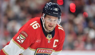 WATCH: Panthers' Aleksander Barkov surprised with Selke Trophy by children's hospital patients