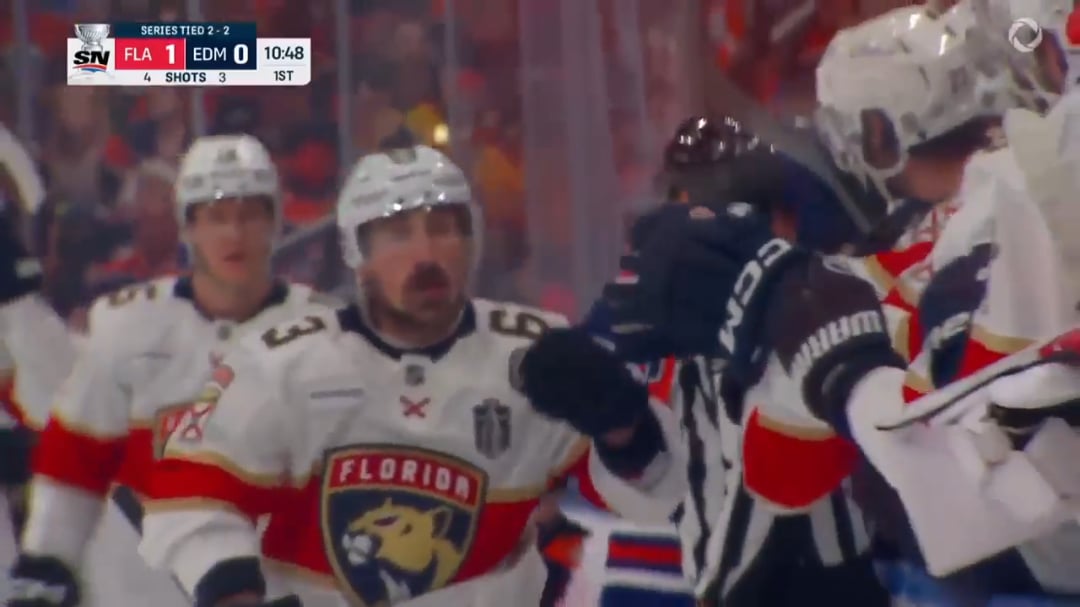 [FLA (1)-0 EDM] Marchand gets in alone off the center ice faceoff to open the scoring