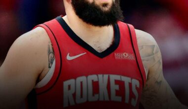 [Charania] Houston Rockets guard Fred VanVleet intends to sign a two-year, $50 million contract to stay with the franchise, with a player option in 2026-27, sources tell ESPN. Rockets are declining VanVleet's $44.9 million team option and land the new deal with Klutch Sports CEO Rich Paul.