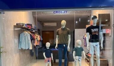 There's a chain of clothing stores in Northeastern Brazil called Crosby that also uses a hockey player as its logo
