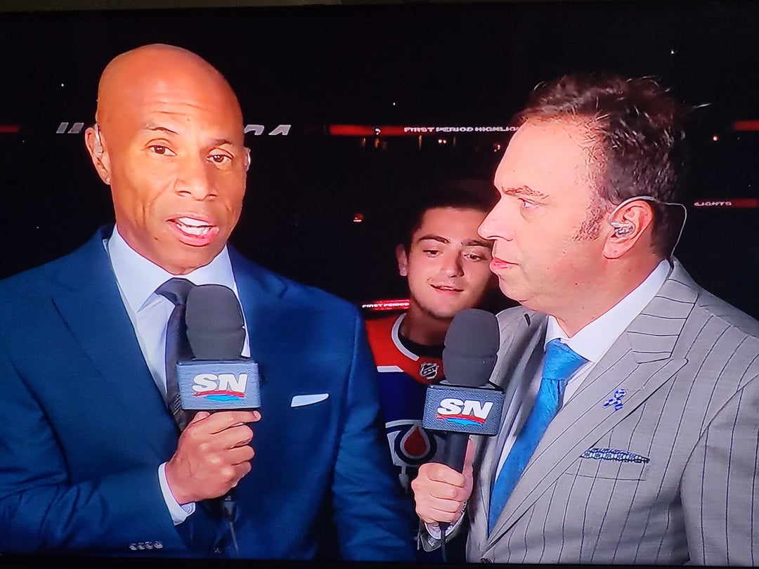 Oilers fan jump scare