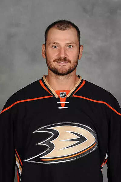 Former NHL enforcer Nick Tarnasky destroys drunk man in wild viral golf course brawl