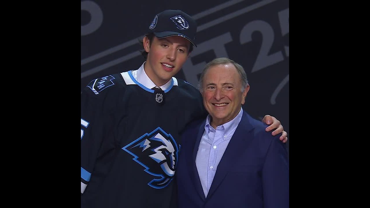 Caleb Desnoyers drafted No. 4 overall to the Utah Mammoth in the 2025 NHL Draft ❄️